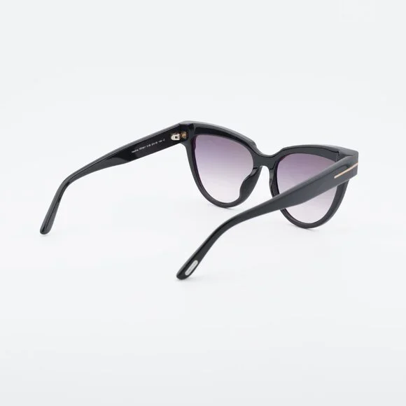 Tom Ford Nadine FT0941 01B Sunglasses Black Cat Eye Frame  display picture 1